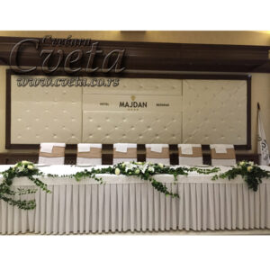 Dekoracija stola za mladence