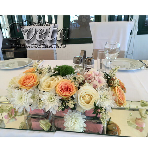 Cveće za mladenači stol